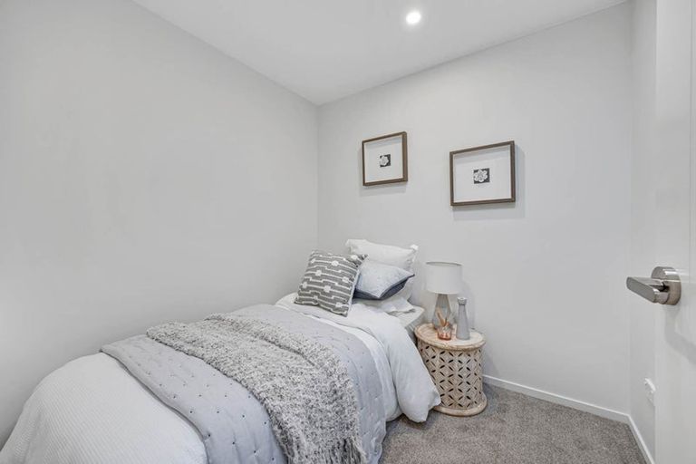 Photo of property in 252 Pakuranga Road, Pakuranga Heights, Auckland, 2010