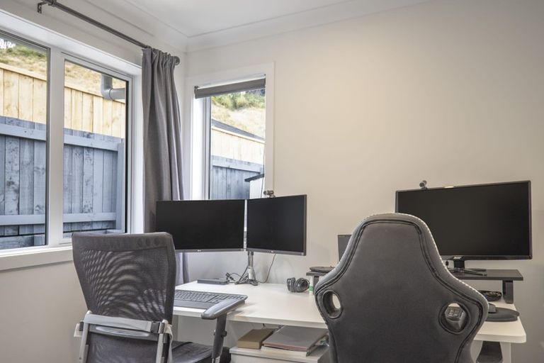 Photo of property in 16 Schooner Drive, Whitby, Porirua, 5024