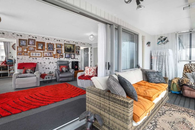 Photo of property in 31 Cross Street, Castlecliff, Whanganui, 4501