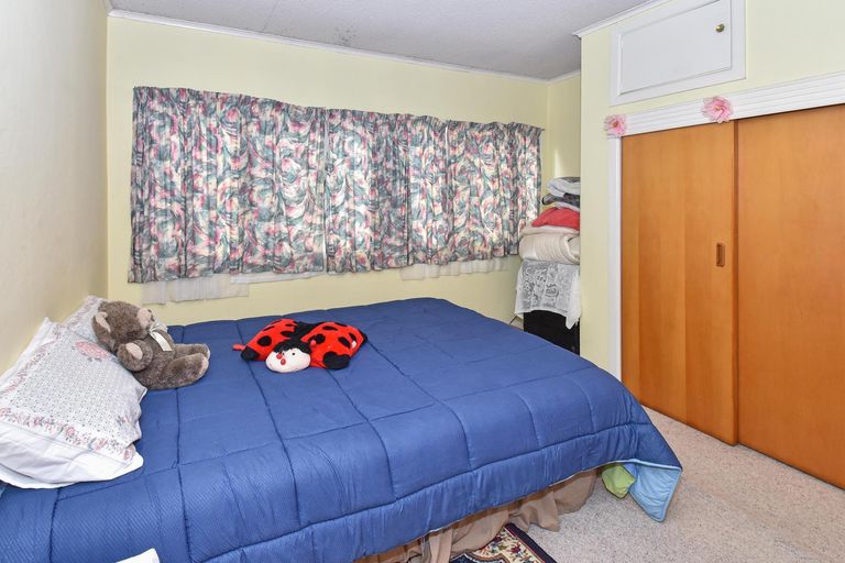 Photo of property in 9 Menary Street, Papakura, 2110