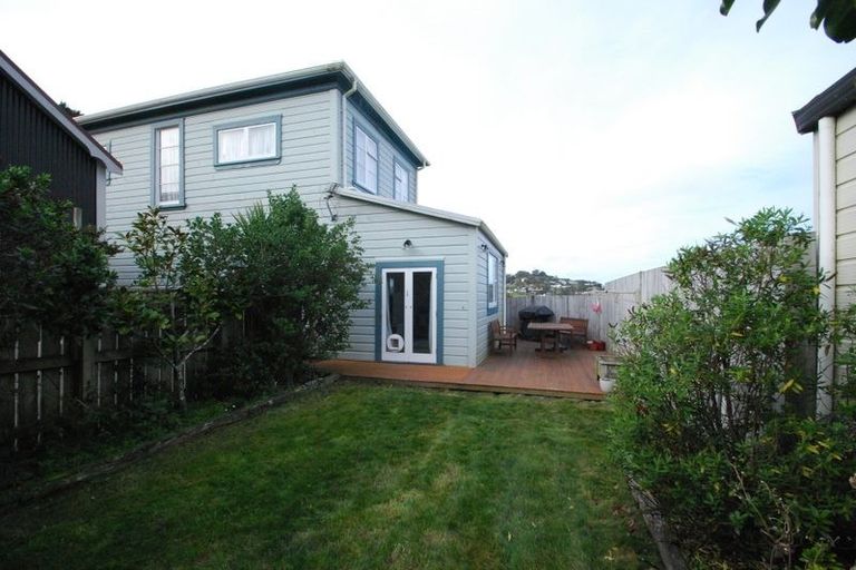 Photo of property in 70 Salford Street, Newlands, Wellington, 6037