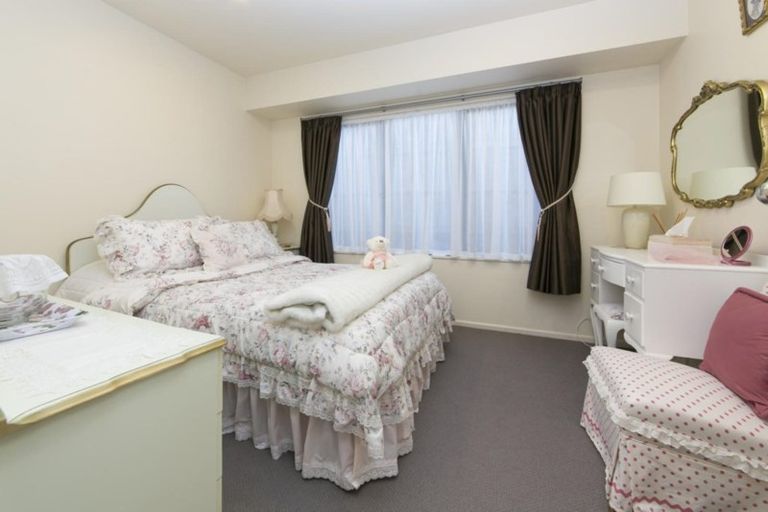 Photo of property in 37 Starlight Cove, Hobsonville, Auckland, 0618