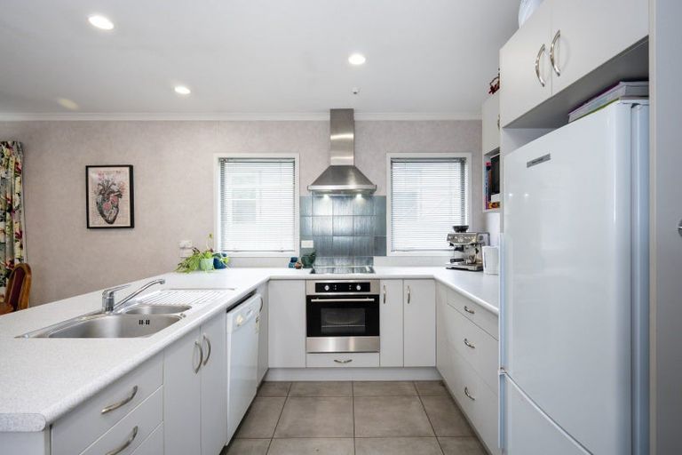 Photo of property in 117 Mcleod Street, Camberley, Hastings, 4120