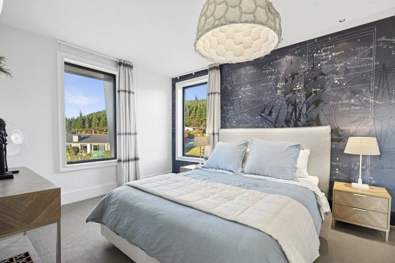 Photo of property in 5 Diamond Lane, Wanaka, 9305