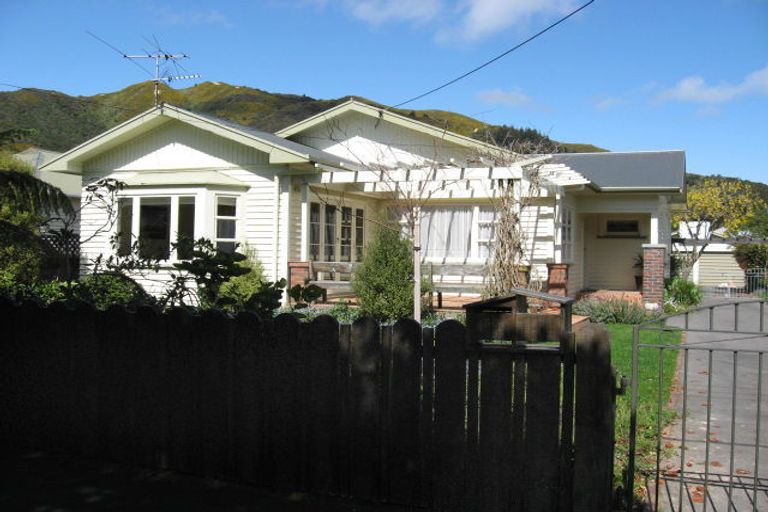 Photo of property in 36 Saint Ronans Avenue, Waterloo, Lower Hutt, 5011