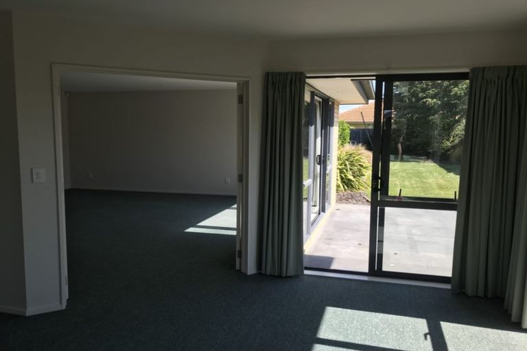 Photo of property in 8 Richard Seddon Drive, Northwood, Christchurch, 8051