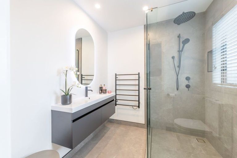 Photo of property in 35 Ashford Avenue, Hokowhitu, Palmerston North, 4410