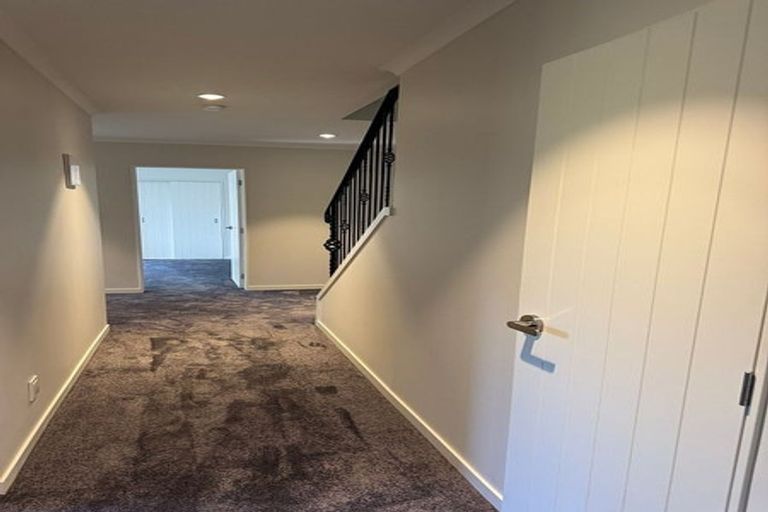 Photo of property in 37 Charles Dickens Drive, Mellons Bay, Auckland, 2014