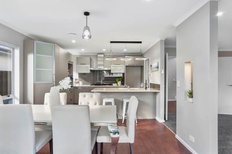 Photo of property in 20a Karamu Street, Te Atatu Peninsula, Auckland, 0610