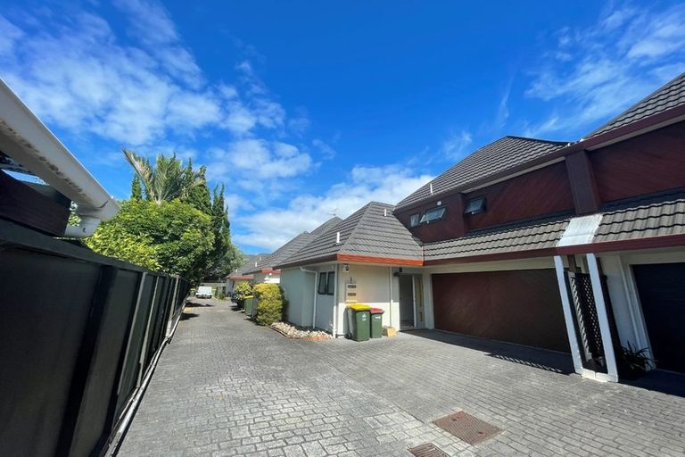 Photo of property in 2/17 Morrow Avenue, Bucklands Beach, Auckland, 2012