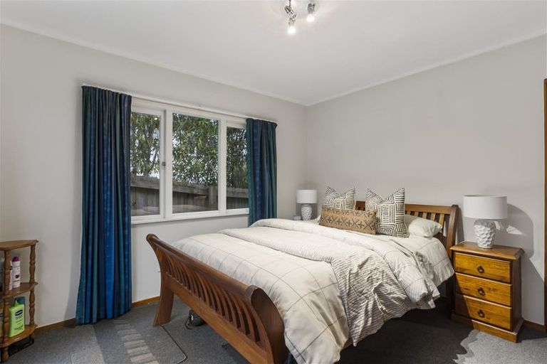 Photo of property in 1/5 Hellyers Street, Birkdale, Auckland, 0626
