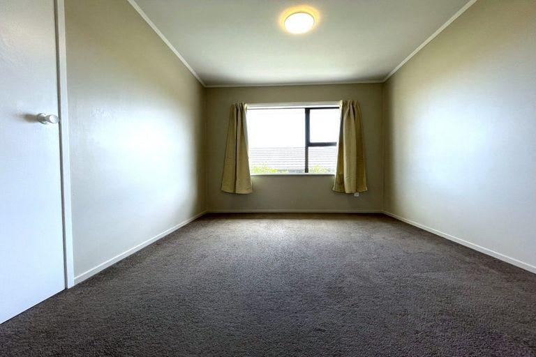 Photo of property in 13 Benygloe Place, Highland Park, Auckland, 2010