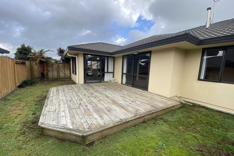 Photo of property in 8 Boston Parade, Kelvin Grove, Palmerston North, 4414