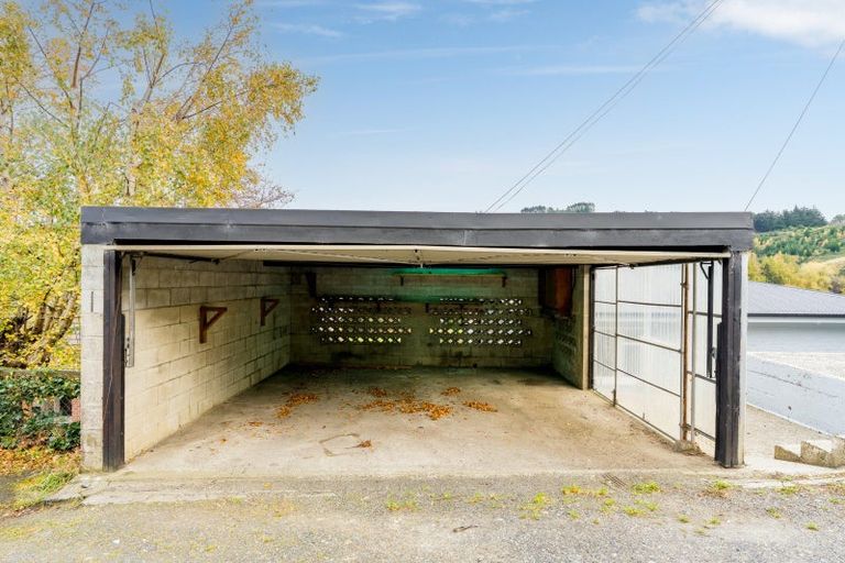 Photo of property in 477 Kaikorai Valley Road, Bradford, Dunedin, 9011