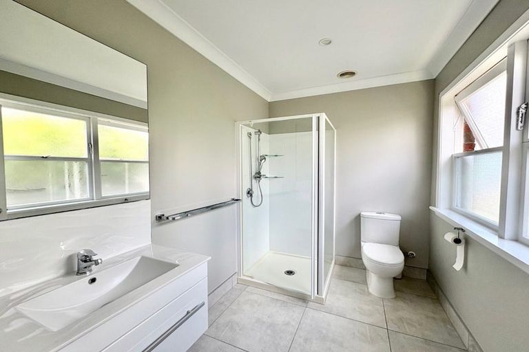 Photo of property in 2b Adams Road, Manurewa, Auckland, 2102