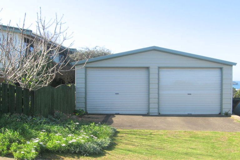 Photo of property in 17 Harbour Lights Terrace, Whitianga, 3592