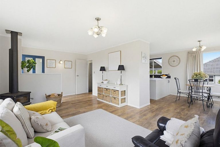 Photo of property in 30a Coates Street, Tawa, Wellington, 5028