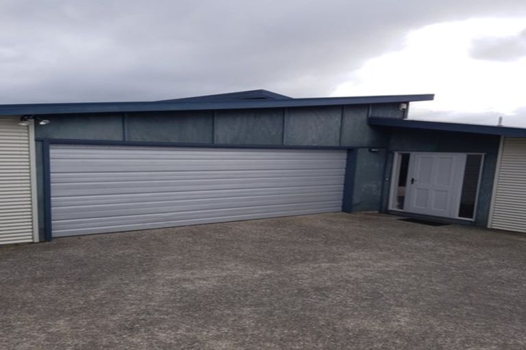 Photo of property in 17a Sandybrow, Churton Park, Wellington, 6037