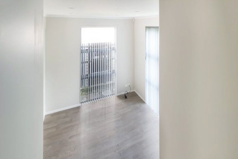 Photo of property in 18 Oioi Road, Hobsonville, Auckland, 0616