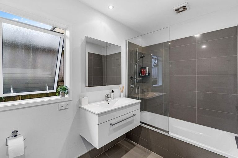 Photo of property in 3a Katrina Place, Massey, Auckland, 0614
