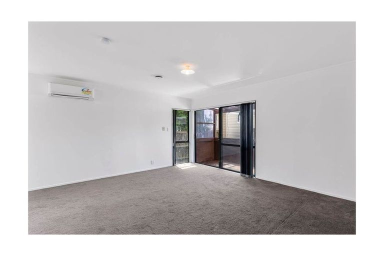 Photo of property in 2/14 John Street, Mangere East, Auckland, 2024