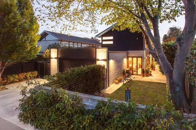 Photo of property in 21a Devonport Lane, St Albans, Christchurch, 8014