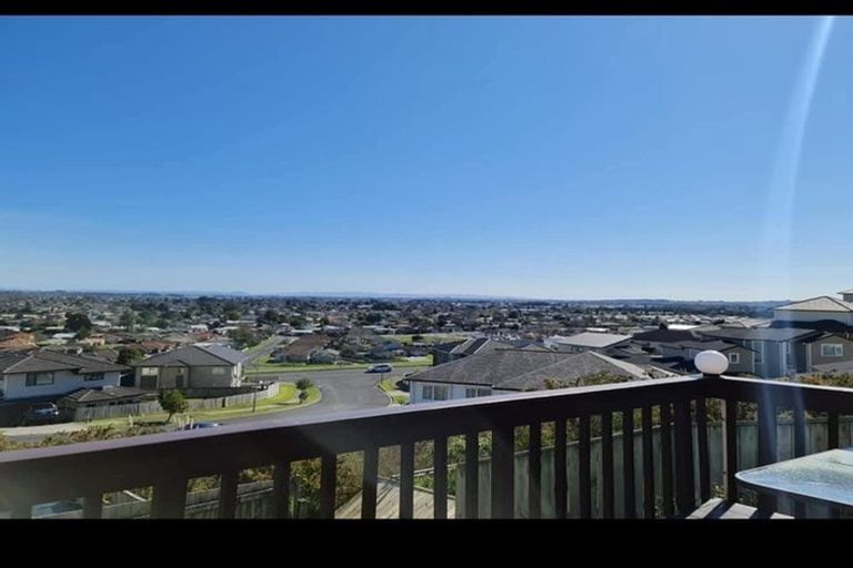 Photo of property in 21 Kirikiri Drive, Papakura, 2110