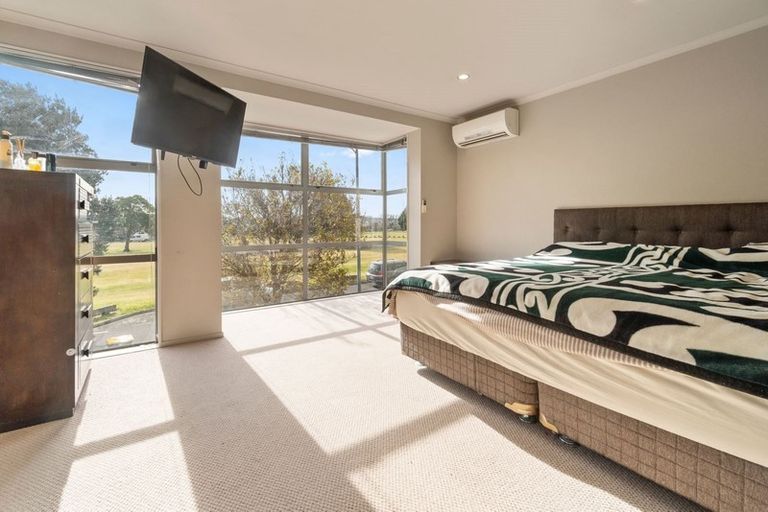 Photo of property in 33 The Track, Takanini, 2112