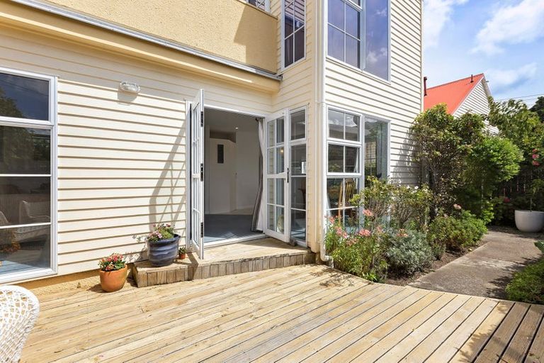 Photo of property in 26a Hobart Street, Miramar, Wellington, 6022