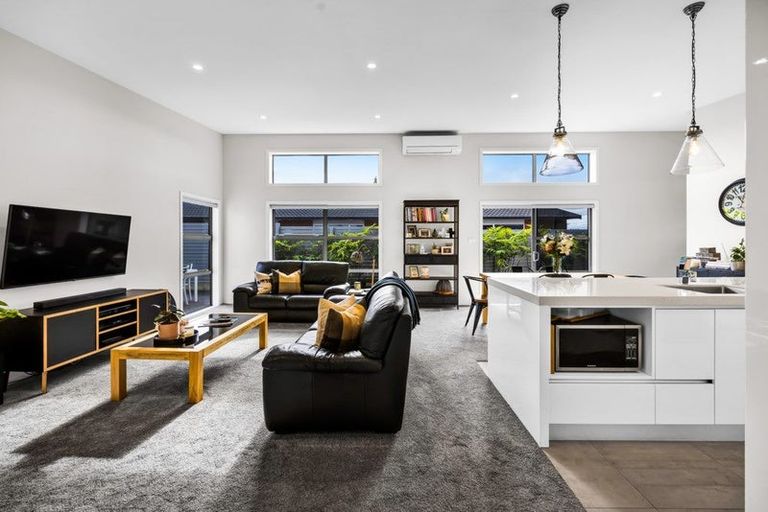 Photo of property in 17 Victoria Street, Hawera, 4610