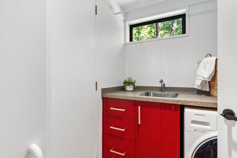 Photo of property in 143 Straven Road, Fendalton, Christchurch, 8014