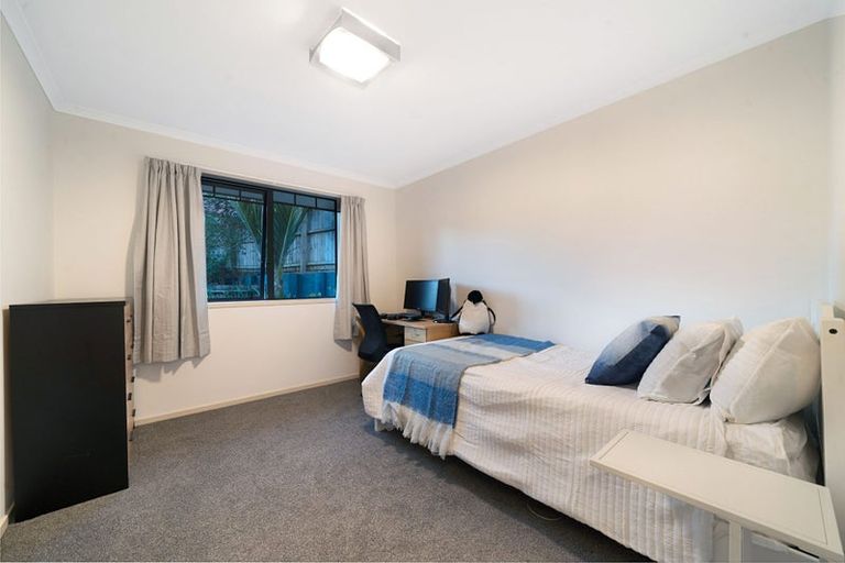 Photo of property in 32 Te Kauri Place, Helensville, 0800