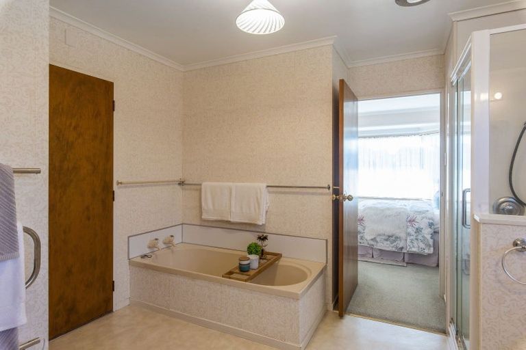 Photo of property in 82 Kapanui Road, Waikanae, 5036