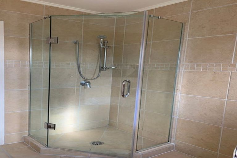 Photo of property in 1/44 College Road, Northcote, Auckland, 0627