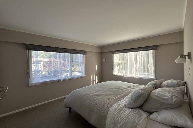 Photo of property in 74 Akaroa Drive, Maupuia, Wellington, 6022