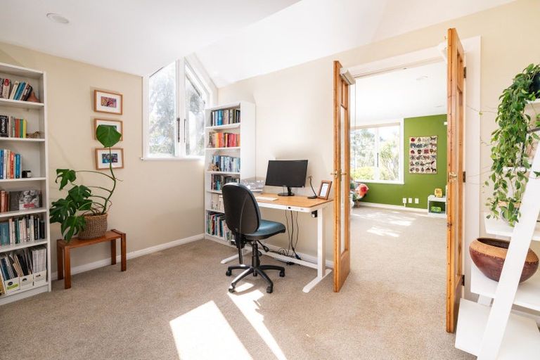 Photo of property in 113 Creswick Terrace, Northland, Wellington, 6012