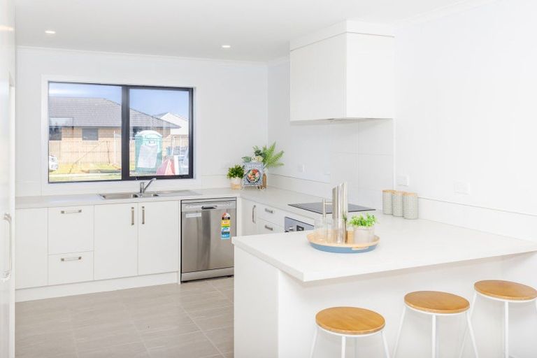 Photo of property in 2 Pukaki Road, Mangere, Auckland, 2022