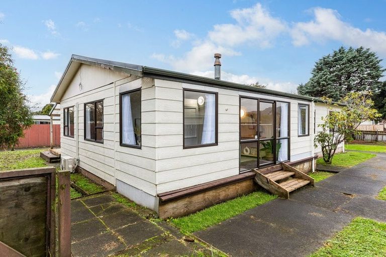 Photo of property in 59 Arawhata Road, Paraparaumu, 5032