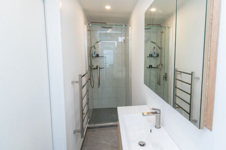 Photo of property in 30 Collins Avenue, Tawa, Wellington, 5028
