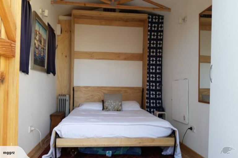 Photo of property in 4 Tawa Road, Te Atatu Peninsula, Auckland, 0610