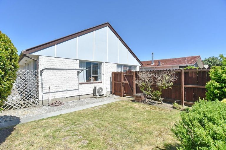 Photo of property in 1/15 Heathglen Avenue, Parklands, Christchurch, 8083