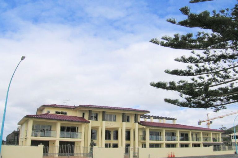 Photo of property in 19 Marine Parade, Mount Maunganui, 3116