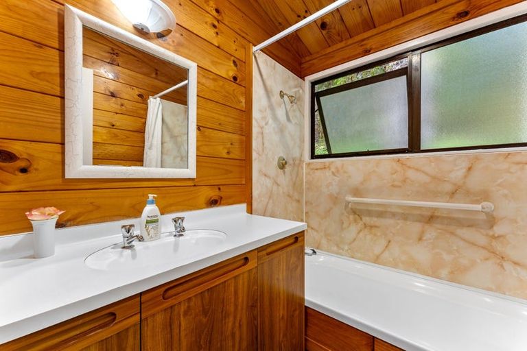 Photo of property in 89 Brick Bay Drive, Sandspit, Warkworth, 0982