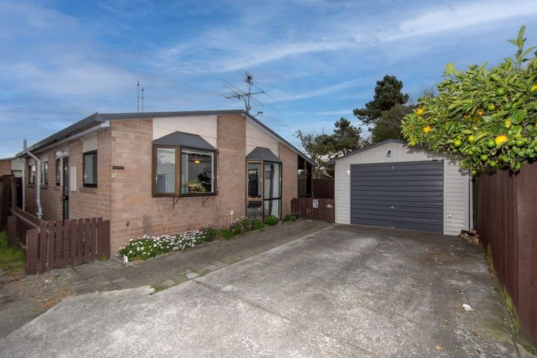 Photo of property in 2/74 Inwoods Road, Parklands, Christchurch, 8083