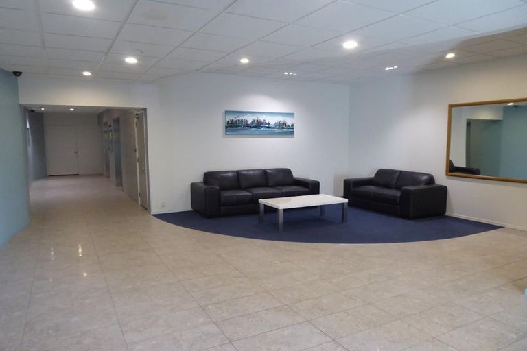 Photo of property in Terrace Tower Apartments, 13d/126 The Terrace, Wellington Central, Wellington, 6011