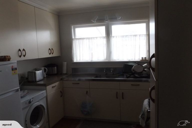 Photo of property in 2/7 Queen Street, Papakura, 2110