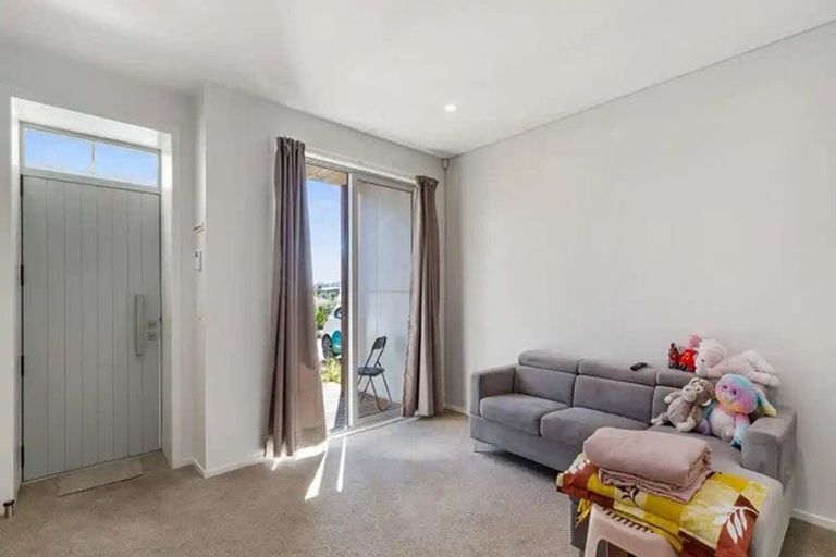 Photo of property in 36 Ceramic Lane, New Lynn, Auckland, 0600