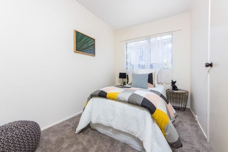 Photo of property in 2/77 Stanley Road, Glenfield, Auckland, 0629