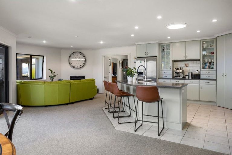 Photo of property in 80 Tarapatiki Drive, Whitianga, 3510