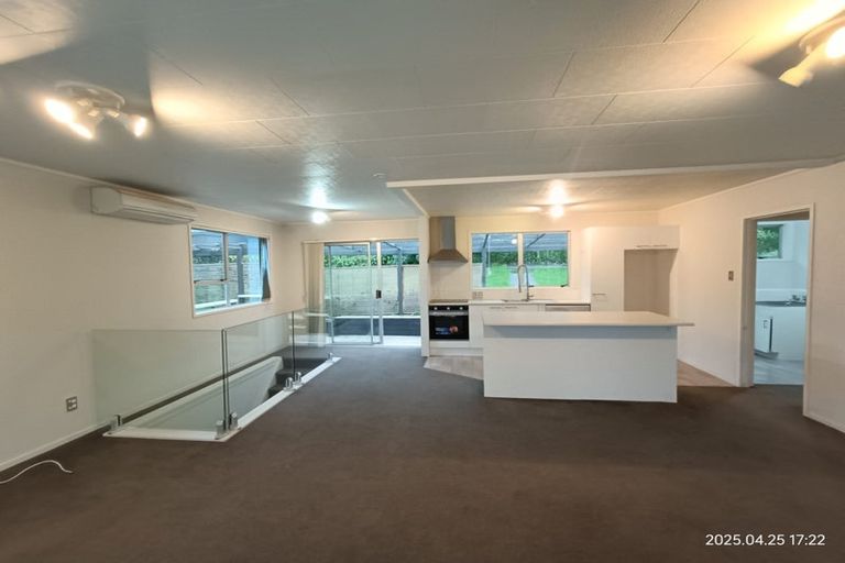 Photo of property in 26 Zingaro Place, Massey, Auckland, 0614